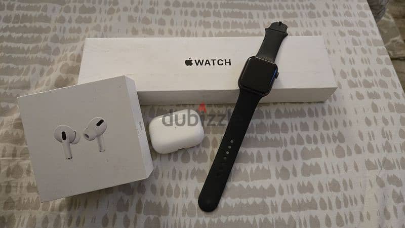 apple airpods gen1 & apple watch se gen1 44mm 0