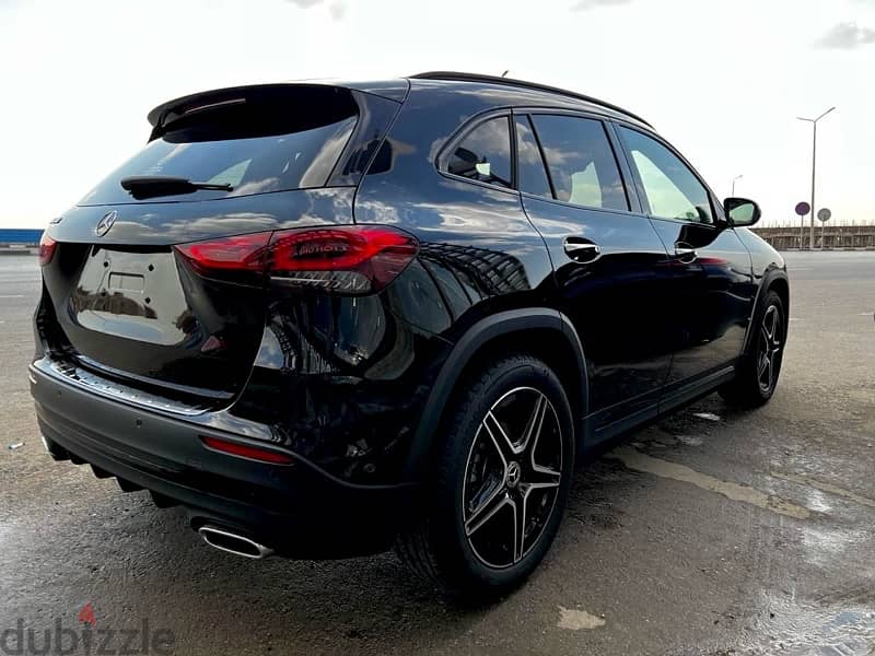 Mercedes-Benz GLA 180 2022 1