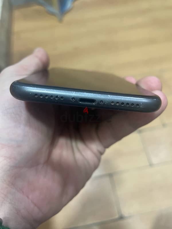 iPhone 11 64GB black 3