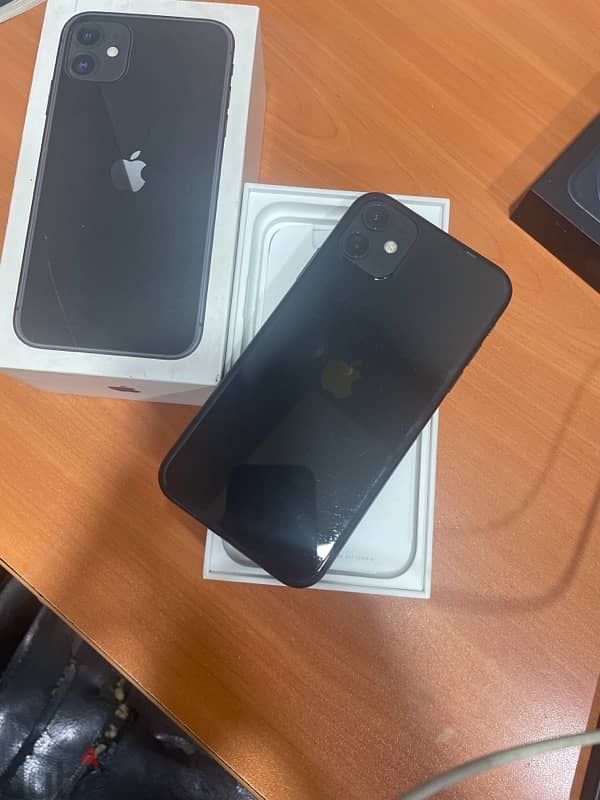 iPhone 11 64GB black 4