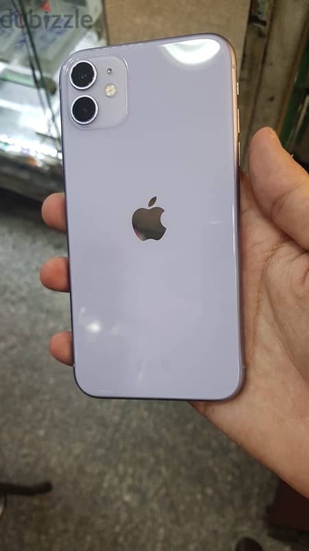 iphone 11 معه كرتونه 3