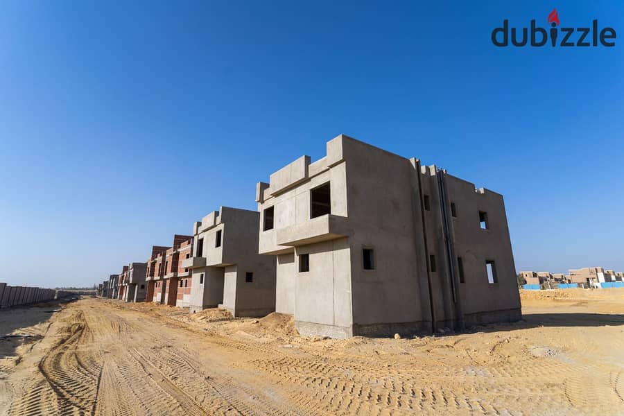 Townhouse Corner 265 sqm (immediate delivery) on Dahshur Link, steamship from the owner over 3 years 11