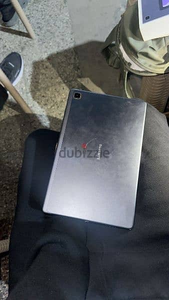 تابلت المدرسة galaxy tab a7 زي الجديد ناقصه السماعة 4