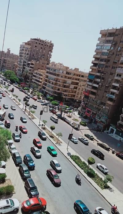 شقة للبيع فى مصر الجديدة فى شارع الحجاز مساحة 180م