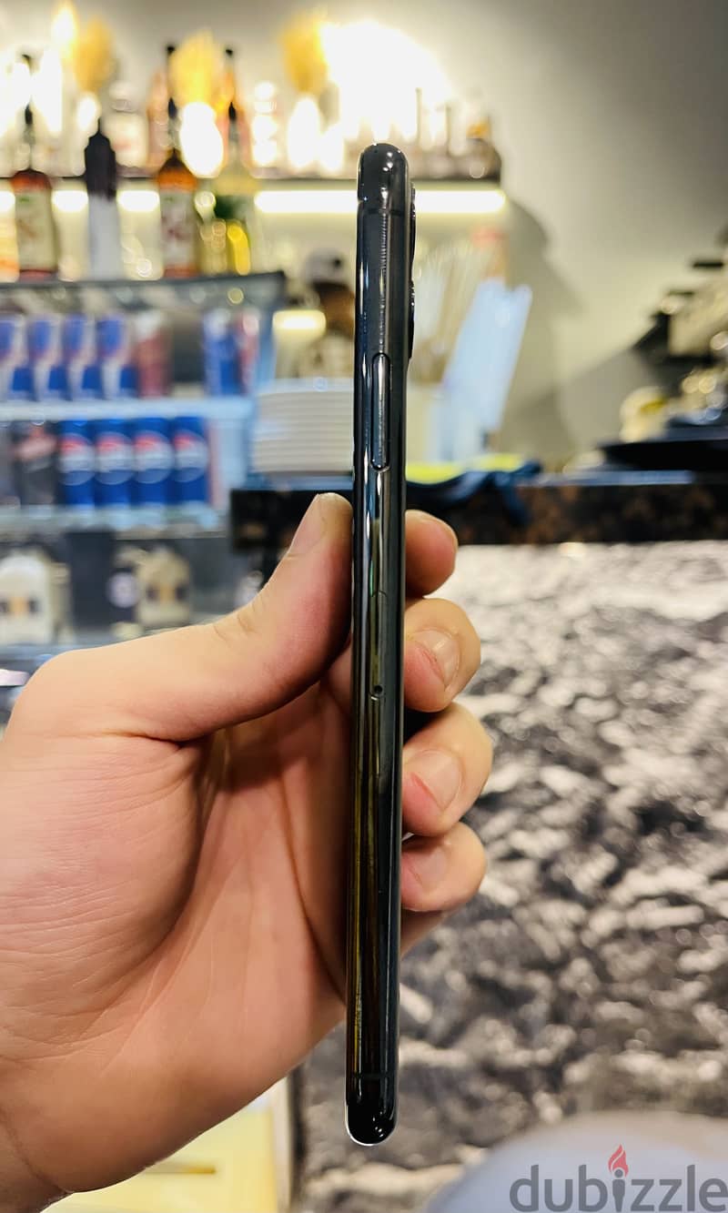 iphone 11 pro  max 256gb - ايفون 11 برو  ماكس 256 3