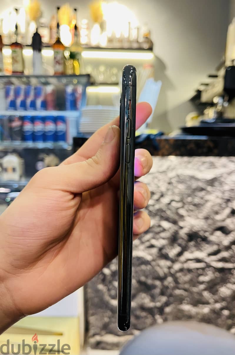 iphone 11 pro  max 256gb - ايفون 11 برو  ماكس 256 4