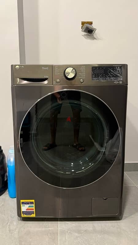 LG 9/5KG washing machine with drier 1