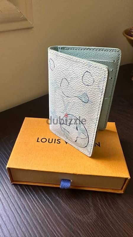 LV wallet 1