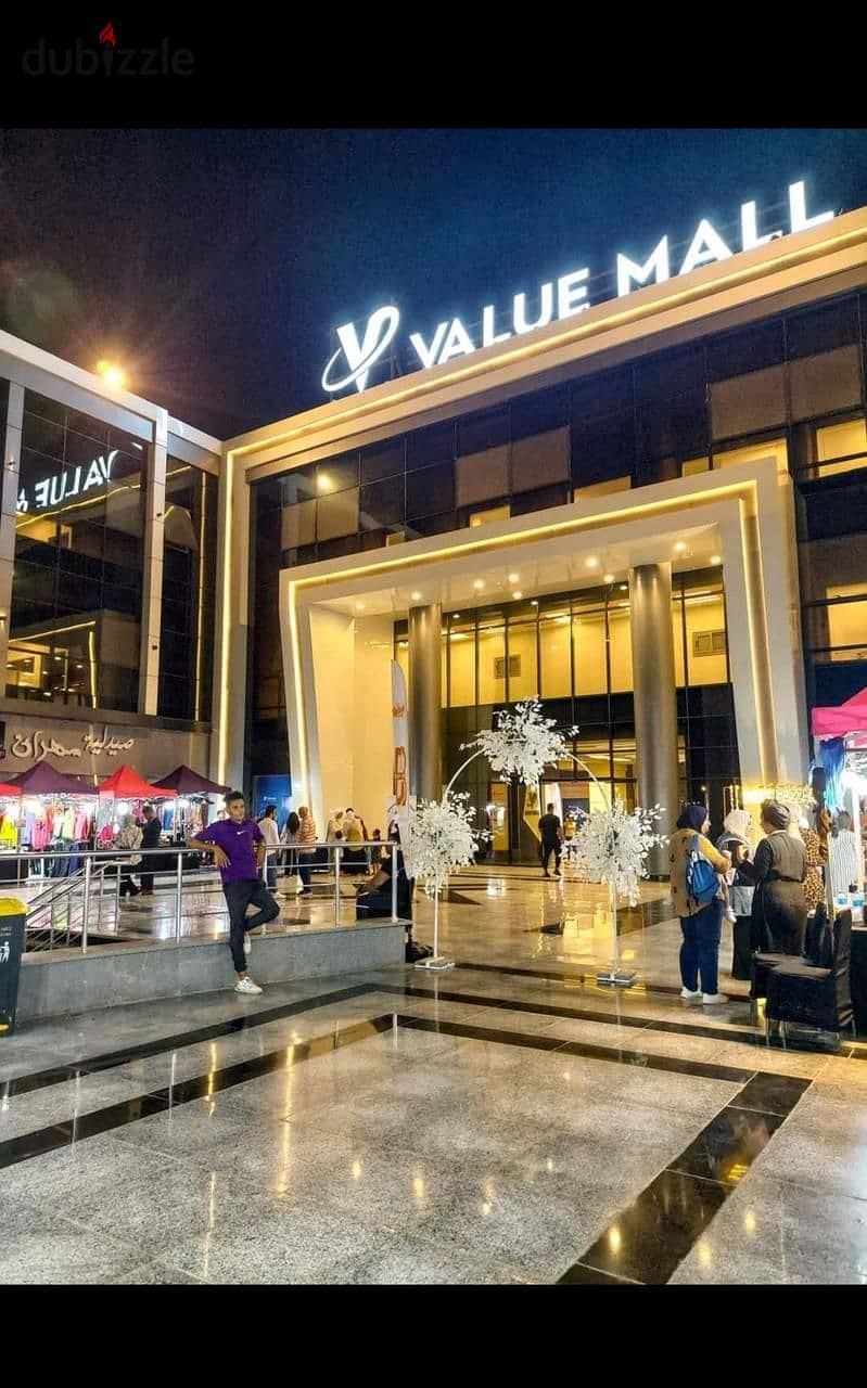 محل تجارى فى مول Value mall 1 الشروق امام سنترال الشروق 2 و بين جنه مصر ودار مصر 0