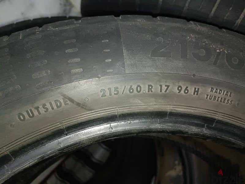 أربع فرد كاوتش Continental  215/60/R17 3