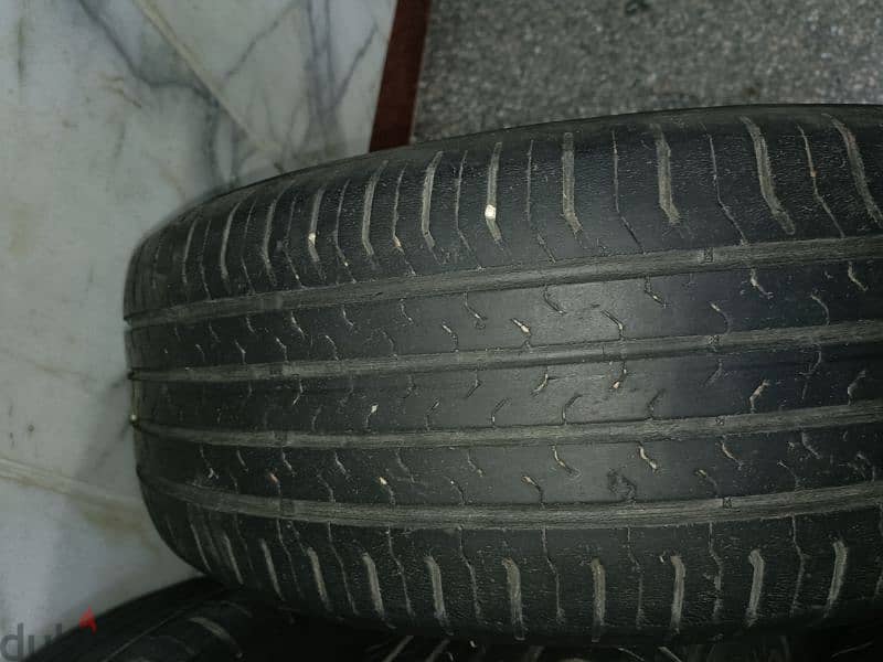 أربع فرد كاوتش Continental  215/60/R17 5