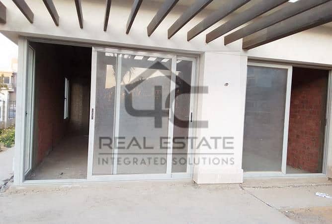 villa 256 m for sale prime location  in palm hills  new cairo compound ready to move 8