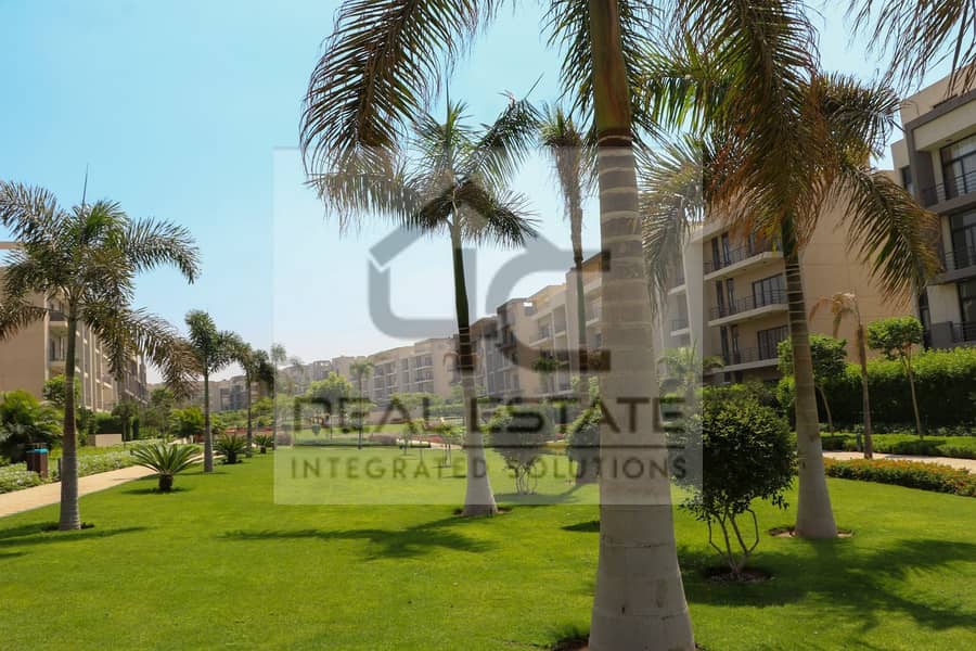 Apartment with a view of finished villas with air conditioners in Al Marasem, Fifth Settlement 1