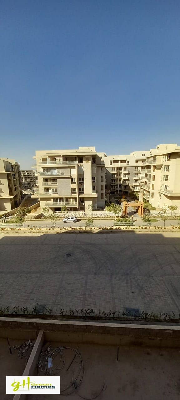 Luxury Apartment for Sale Ready to move with Prime location at Mountain view icity , New Cairo 1