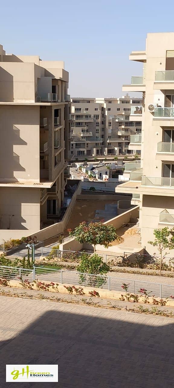 Luxury Apartment for Sale Ready to move with Prime location at Mountain view icity , New Cairo 3