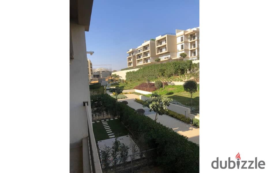 Apartment 200m semi furnished for rent in elmarassem fifth square new cairo 1