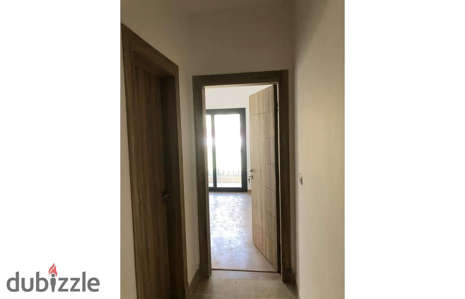 Apartment 200m semi furnished for rent in elmarassem fifth square new cairo 5