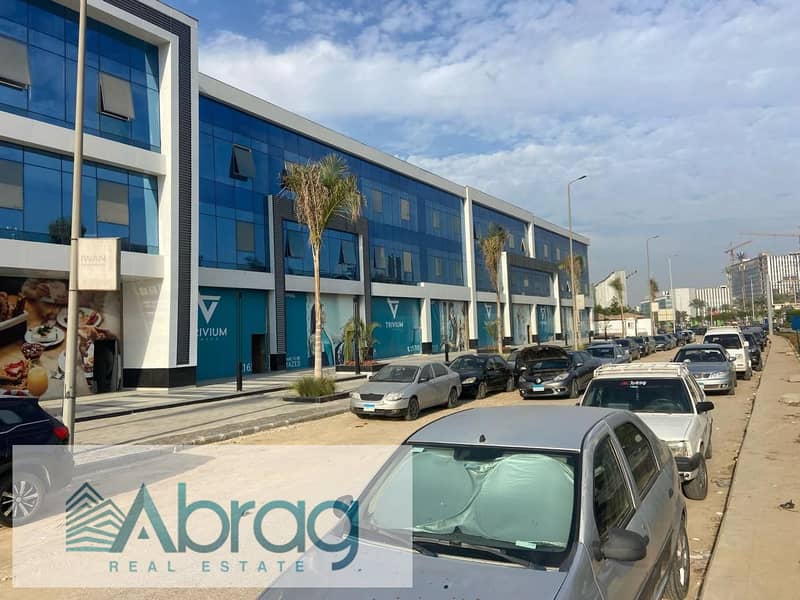 For rent, office or clinic, 56 sqm, finished, with air conditioning, Trivium Mall, Sheikh Zayed, on the Plaza 2