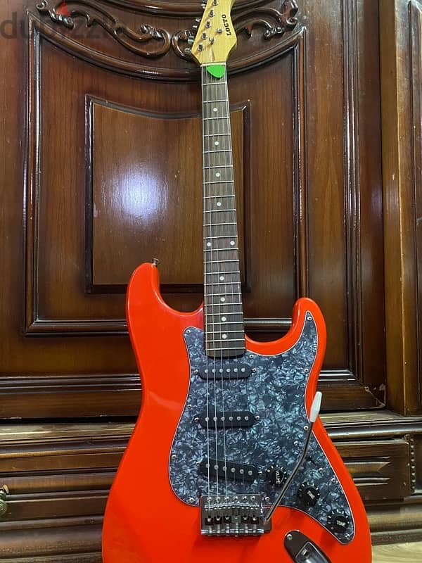 لوكتو اليكتريك جيتار للبيع مع امبلفاير ايبيفون locto electric guitar 1