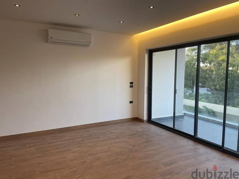 للايجار شقه متشطبه بالتكيفات 144م باقل سعر ف ليك فيو Lake View  التجمع 4