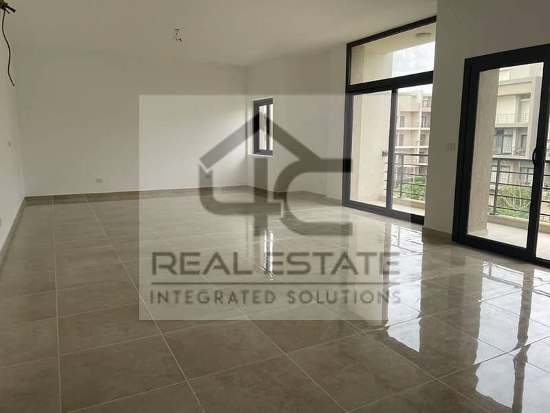 Apartment for sale, fully finished, in installments. The price has been reduced for a quick sale. 130 m. 8