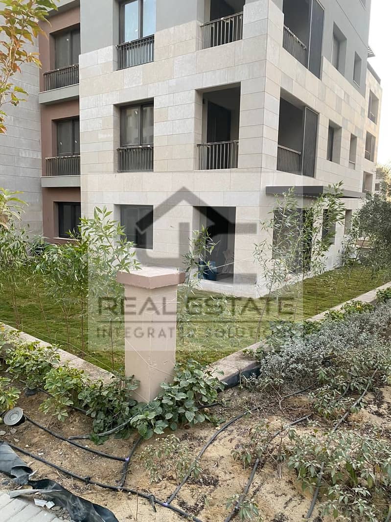 apartment 149 m with garden for sale fully finished In on prime view landscape District 5 Compound 2