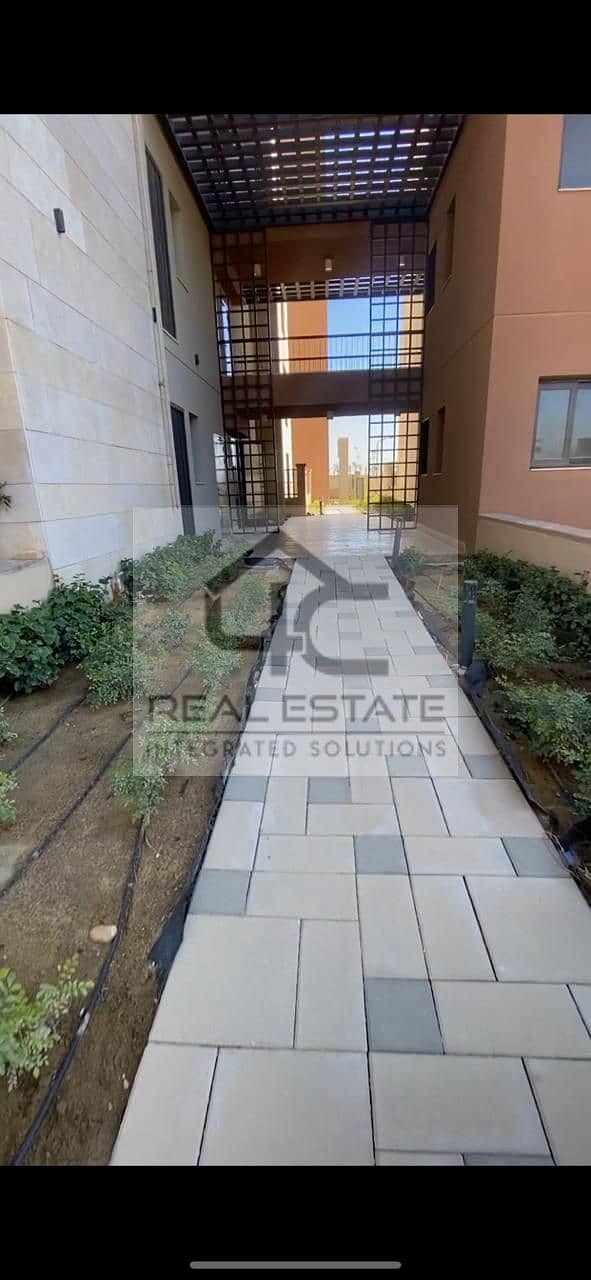 apartment 149 m with garden for sale fully finished In on prime view landscape District 5 Compound 6