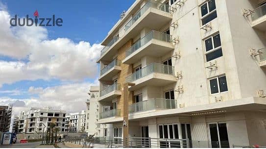 A villa at a bargain price just steps away from Mall of Arabia and minutes from Nile University in iCity compound. 8