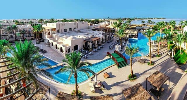 Own a villa in Makadi Heights, Hurghada, directly on the beach. 15