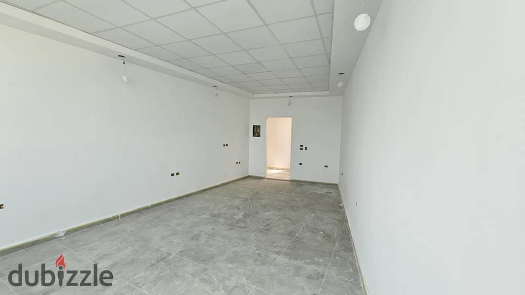 For rent, 46-meter office, finished, super lux, in kargo Mall, Sheikh Zayed 1