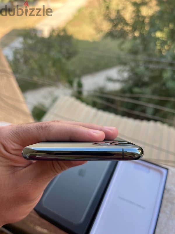 iPhone 11 Pro Max 5