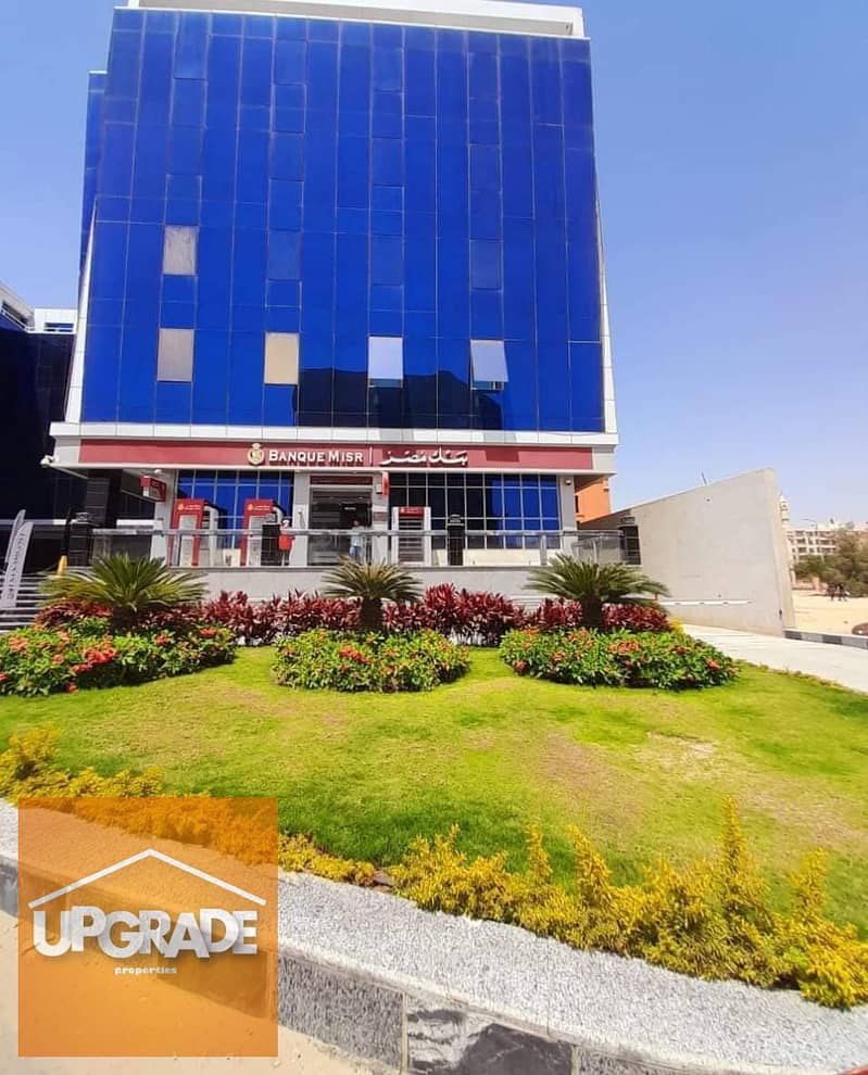 An immediate delivery pharmacy with an area of ​​70 square meters in Mokattam, Third District, next to Naderi Easy Sport, with a 50% down payment and 5