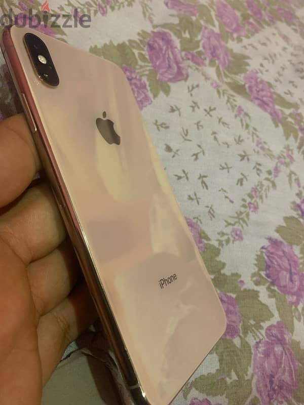 iphone xs max 256 b 89% محتاج يغير بورده وبس حالتو زيرو 3