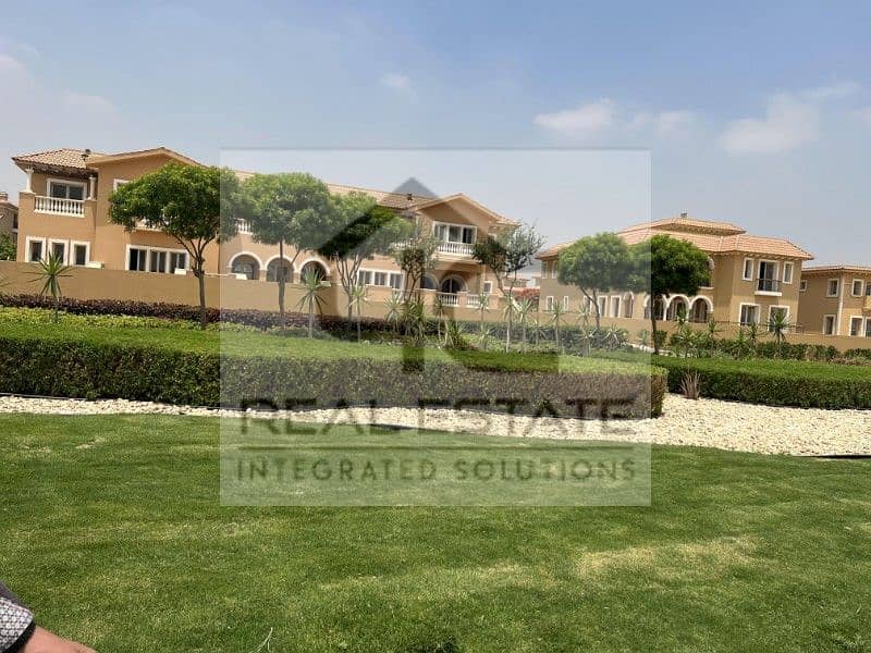 Stand alone villa 525 m prime location for sale in Hyde Park 7