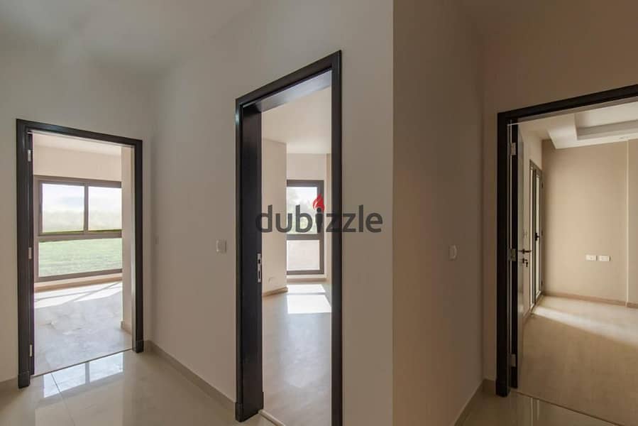 Corner townhouse at an attractive price with a view on the same street as Hyper One in Sheikh Zayed. 8