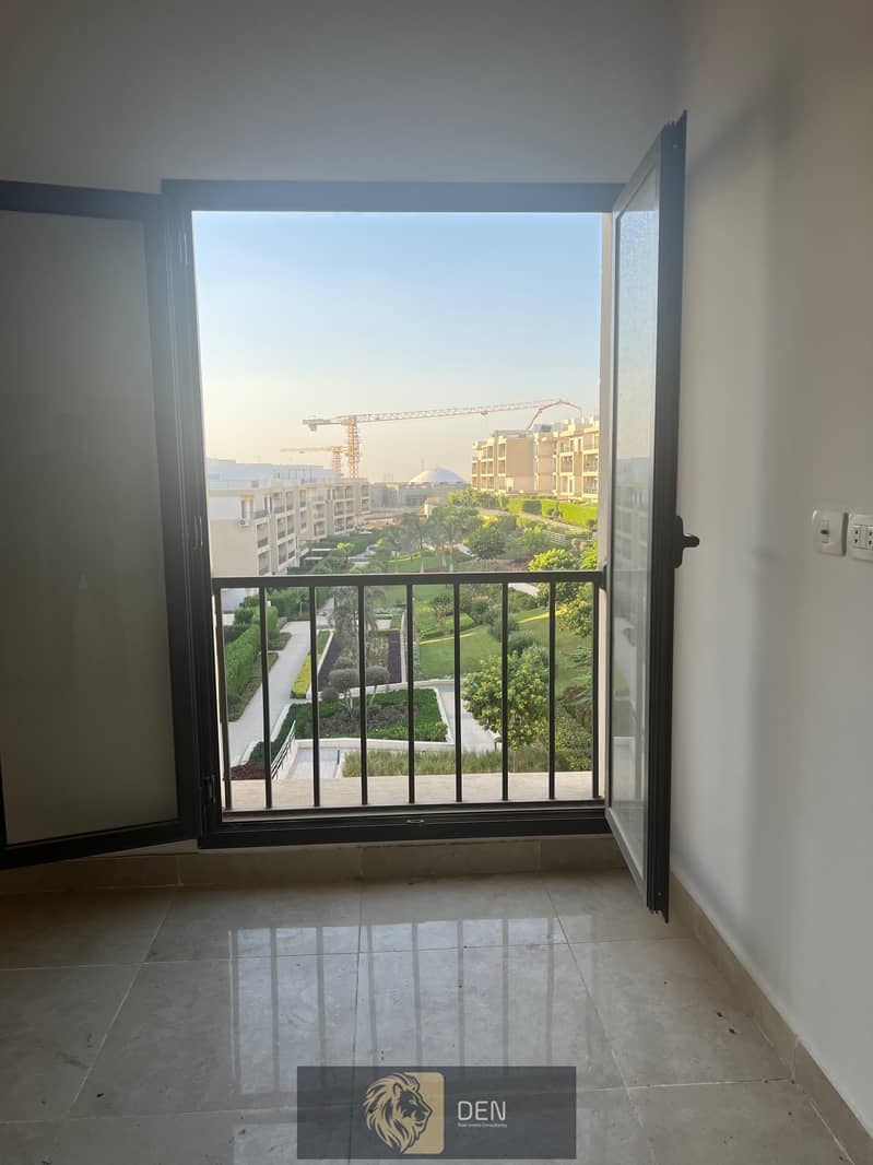 Penthouse for Sale with Full Finishing and Air Conditioning in a Prime Location at Fifth Square El-Marasem 6