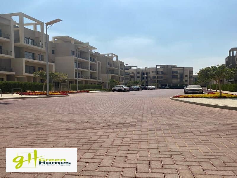 With View landscape Apartment 195m for sale with installment in Fifth Square - El Marasem 5