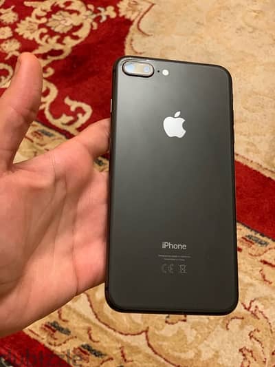 iphone 8 plus  64 حالته ممتازه