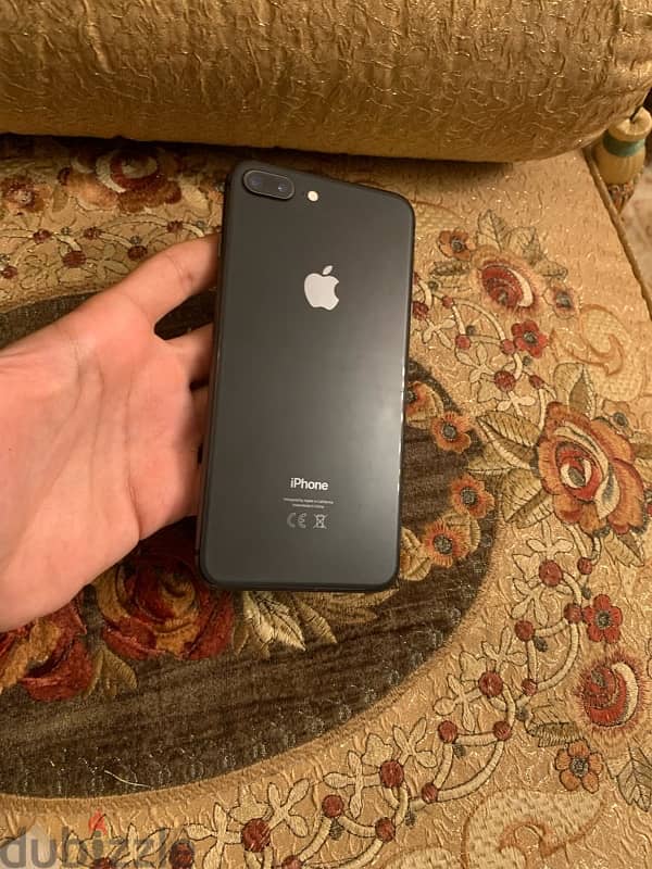 iphone 8 plus  64 حالته ممتازه 4