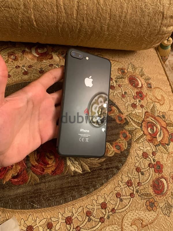 iphone 8 plus  64 حالته ممتازه 6