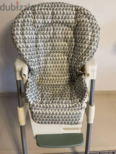 Joie baby chair same as new