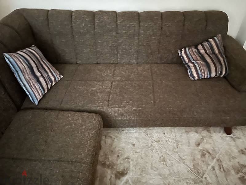 l couch كنبة ل 2