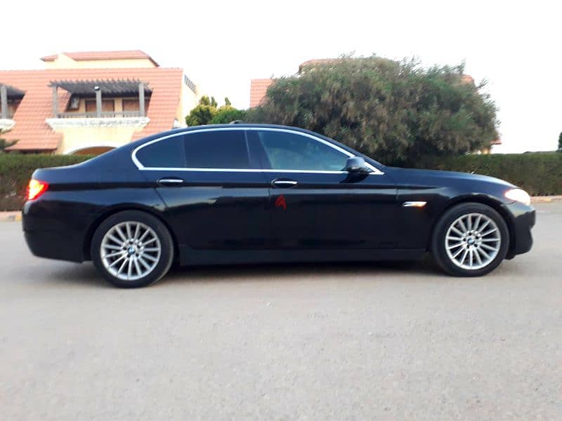 BMW 528 2011  فابريكا بالكامل، perfect condition 0