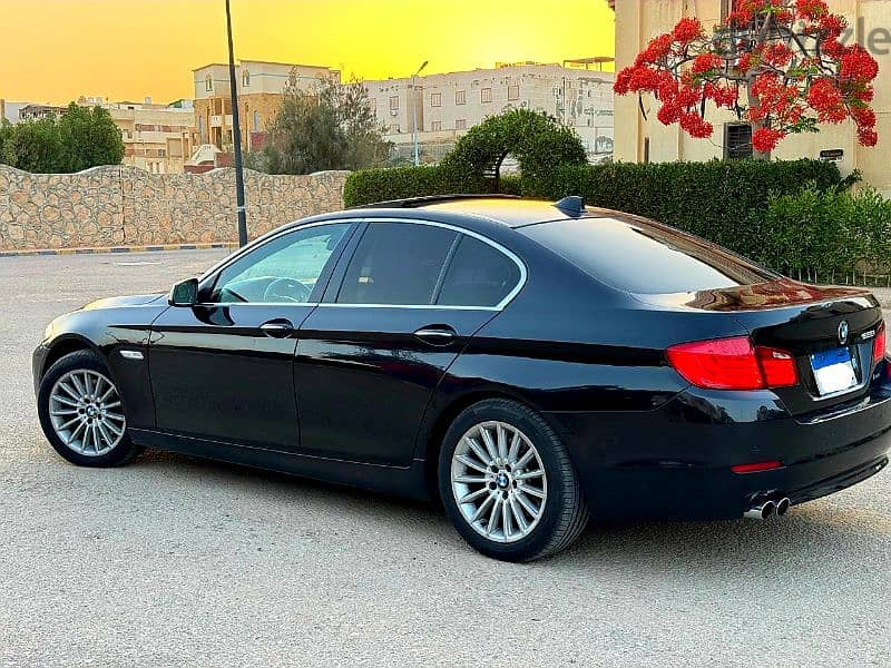 BMW 528 2011  فابريكا بالكامل، perfect condition 7