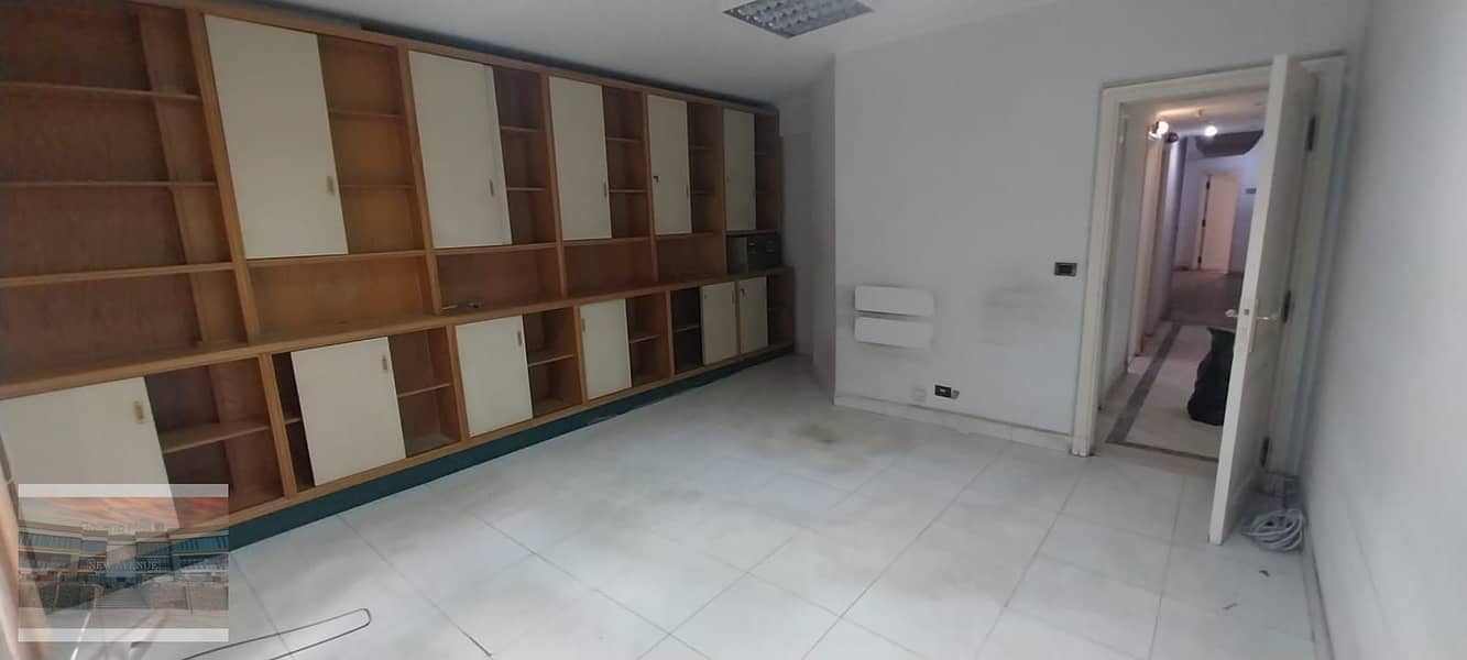 مكتب مشطب بالكامل بالتكببفات للإيجار في شارع الثوره مصر الجديده MA-AD 30           thawra street Heliopolis 4