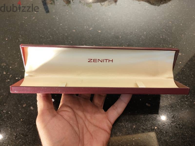 علبة قديمة لساعة ZENITH أصلية 5