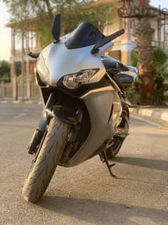 Honda CBR 10000 RR  2010 0