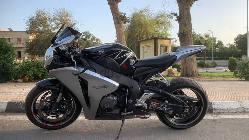 Honda CBR 10000 RR  2010 3