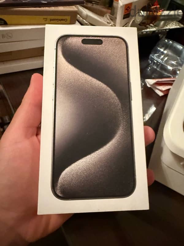 iPhone 15 pro 256 GB - Natural Titanium 2