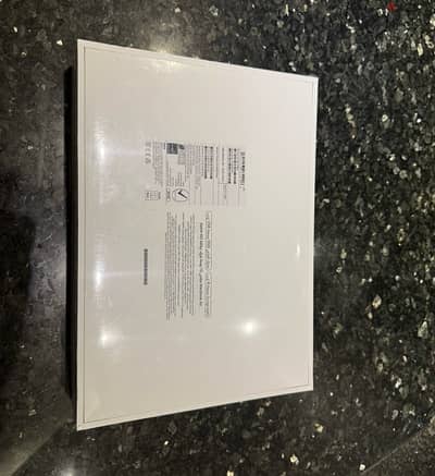 Macbook air m2 256gb arabic english keyboard sealed